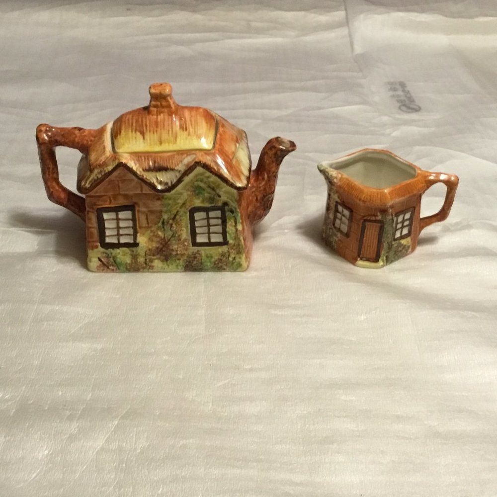 Vintage Price Kensington Ye Olde Cottage Ware Teapot & Creamer Set